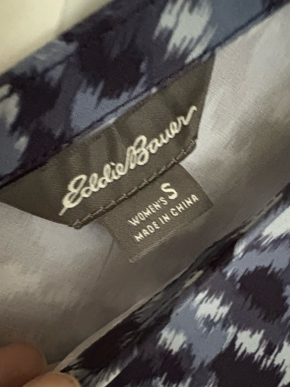 Eddie Bauer Navy and Light Blue Patterned V-Neck Camisole - Picture 3 of 12